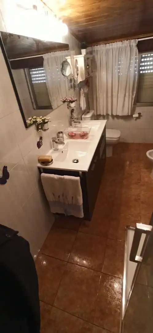 Bany de Casa o xalet en venda en Agolada amb Jardí privat, Parquet i Moblat
