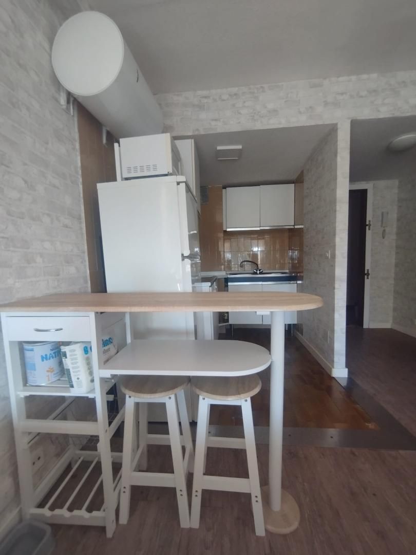 Kitchen of Apartment to rent in Pareja  with Air Conditioner, Heating and Furnished