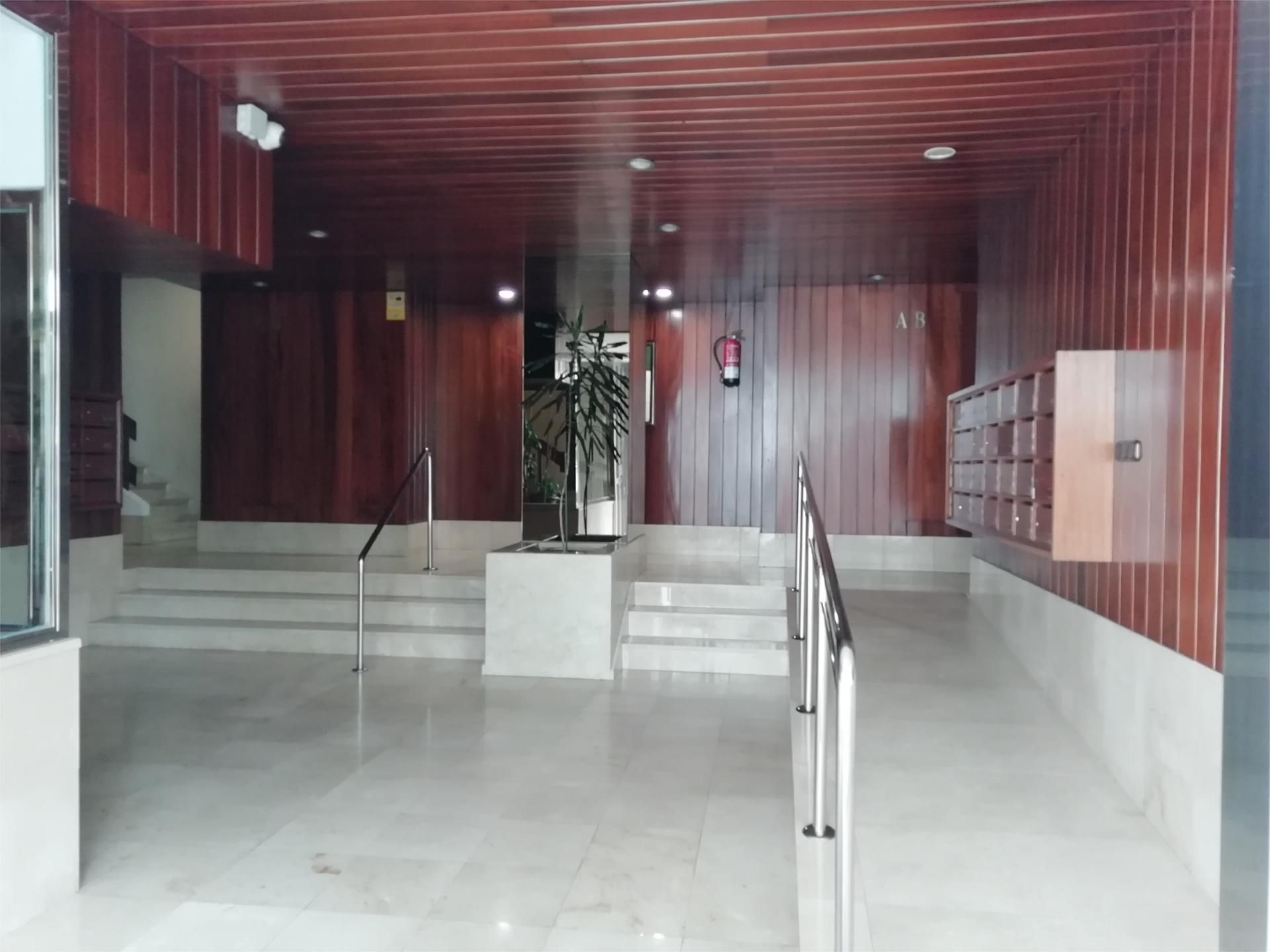 Pis de lloguer en A Coruña Capital  amb Calefacció, Parquet i Traster