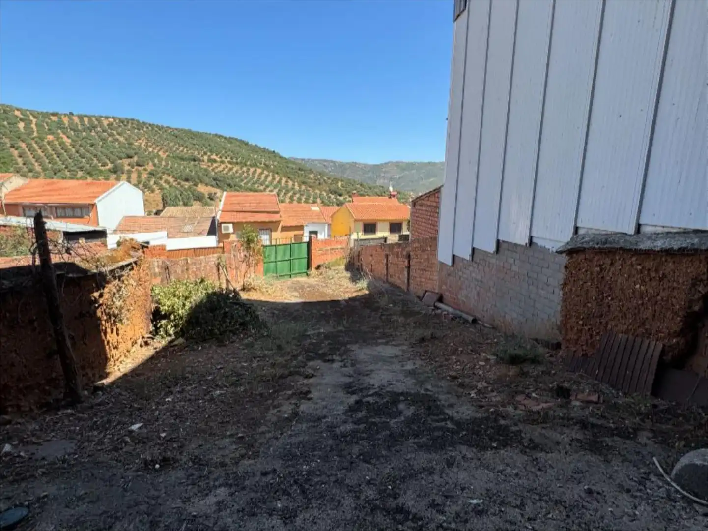 Pis en venda a Avenida Castilla la Mancha, 134, Puebla de Don Rodrigo Vista exterior de Pis en venda en Puebla de Don Rodrigo amb Calefacció, Terrassa i Traster