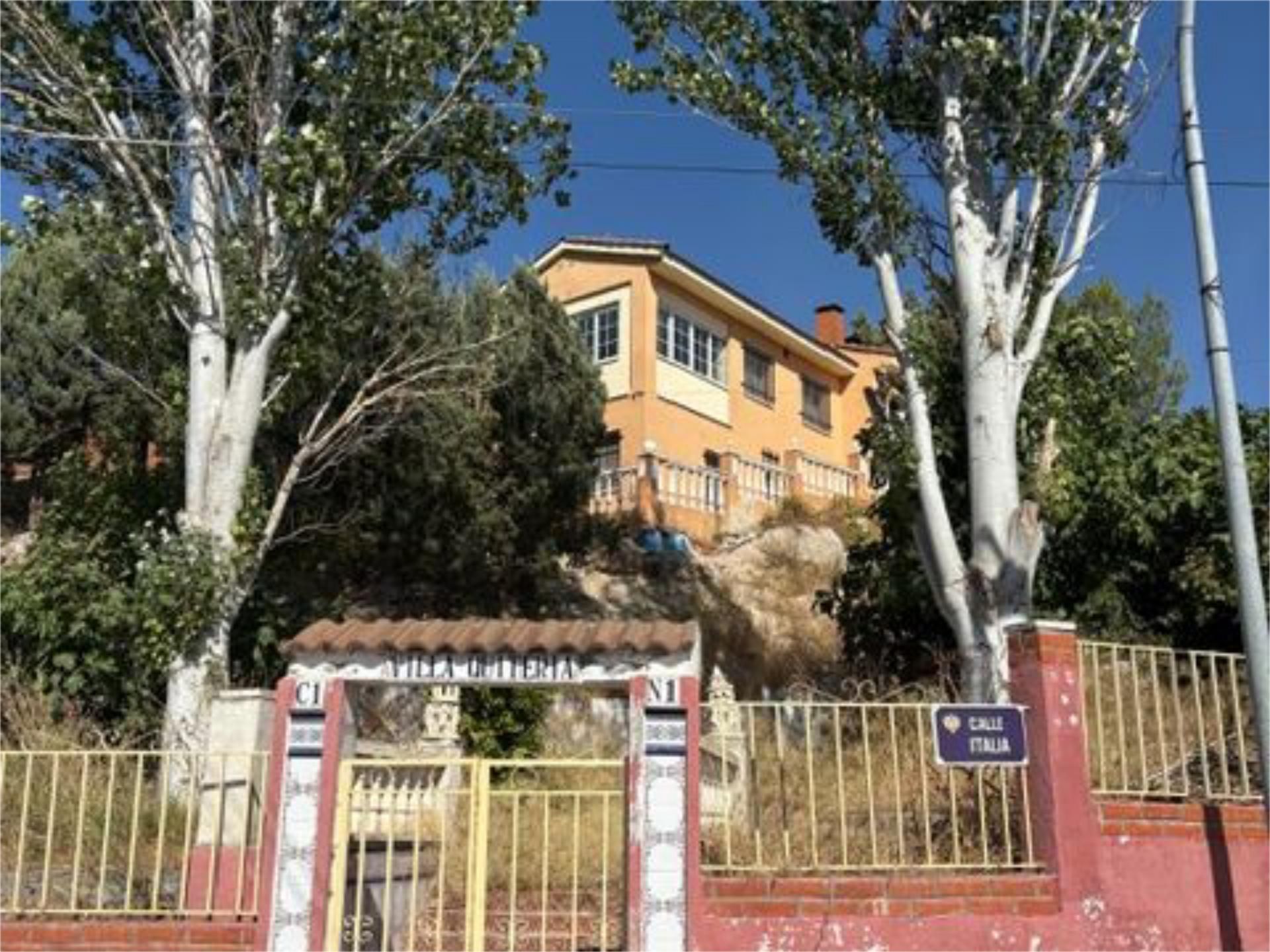 Vista exterior de Pis en venda en Colmenar de Oreja amb Calefacció, Jardí privat i Terrassa