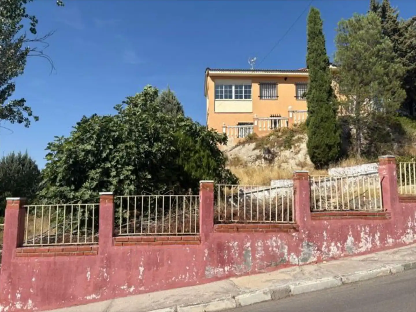 Wohnung zum Verkauf in Calle Italia, 1, Colmenar de Oreja Außenansicht von Wohnung zum Verkauf in Colmenar de Oreja mit Heizung, Privatgarten und Terrasse
