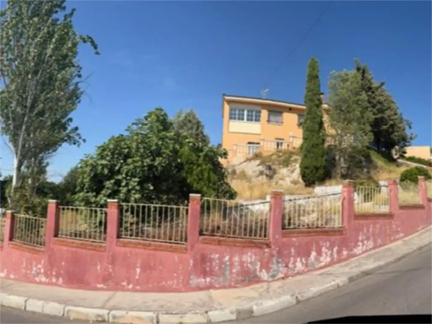 Wohnung zum Verkauf in Calle Italia, 1, Colmenar de Oreja Außenansicht von Wohnung zum Verkauf in Colmenar de Oreja mit Heizung, Privatgarten und Terrasse