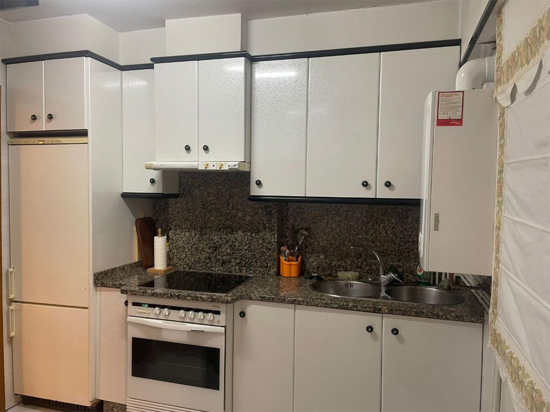 Kitchen of Flat to rent in Vigo   with Balcony