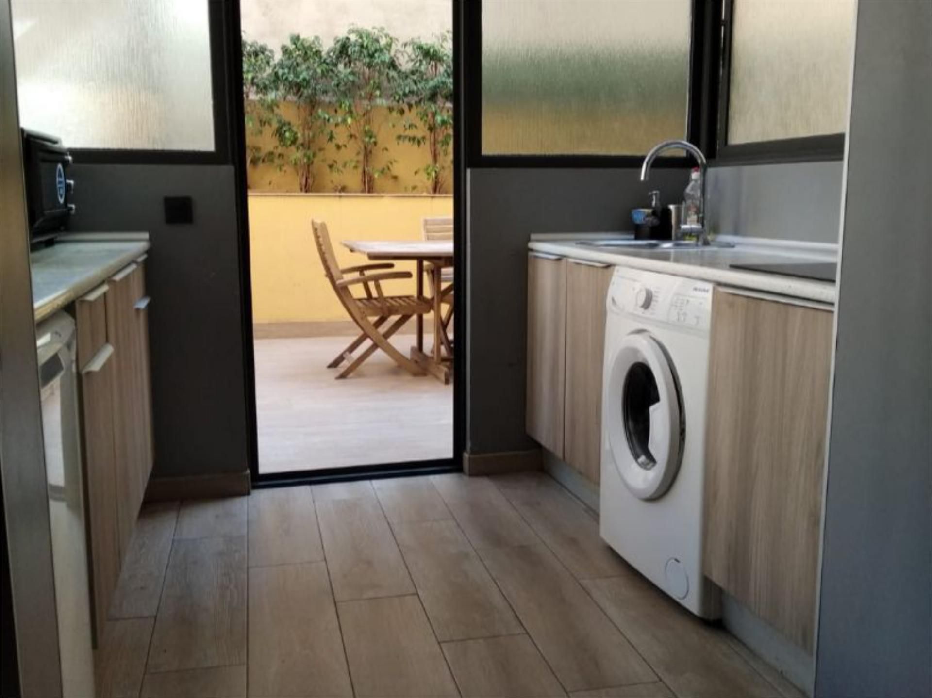 Cuina de Pis de lloguer en  Barcelona Capital amb Aire condicionat i Terrassa