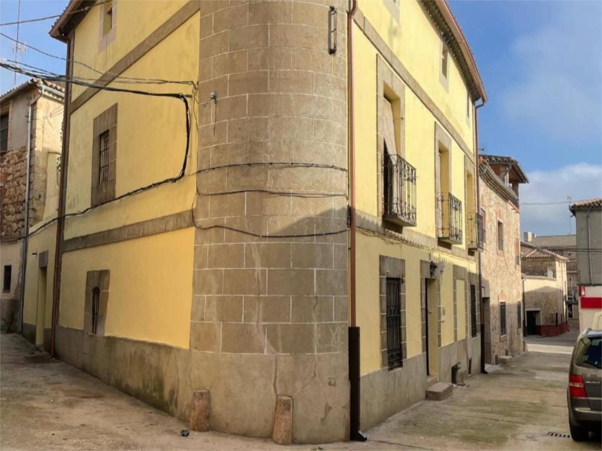 Vista exterior de Pis en venda en Valdeverdeja amb Terrassa, Traster i Moblat