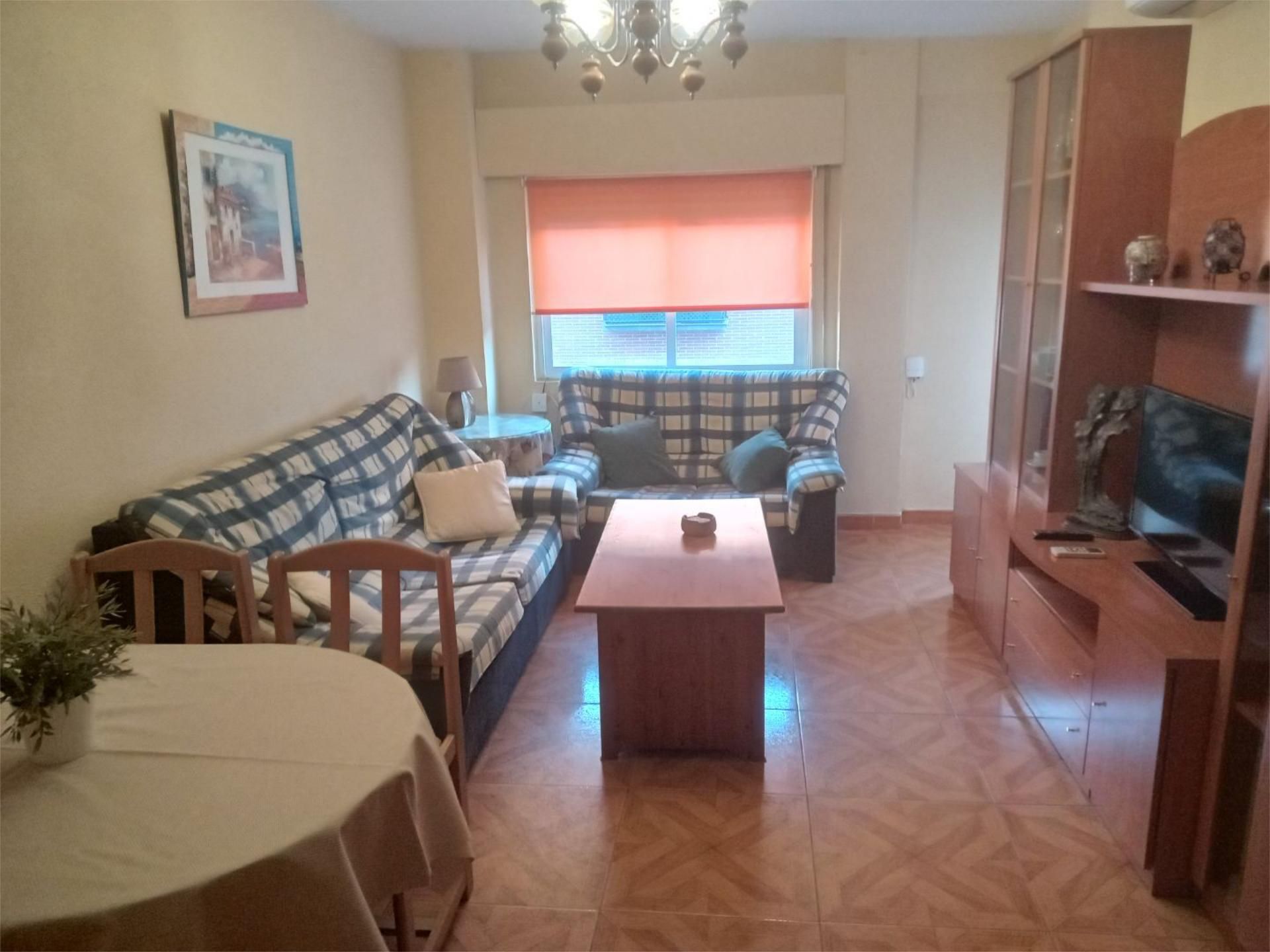 Living room of Flat to rent in Alcalá de Henares  with Air Conditioner, Heating and Parquet flooring