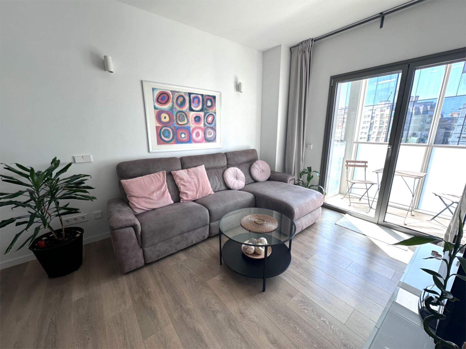Living room of Flat for sale in L'Hospitalet de Llobregat  with Air Conditioner, Heating and Parquet flooring
