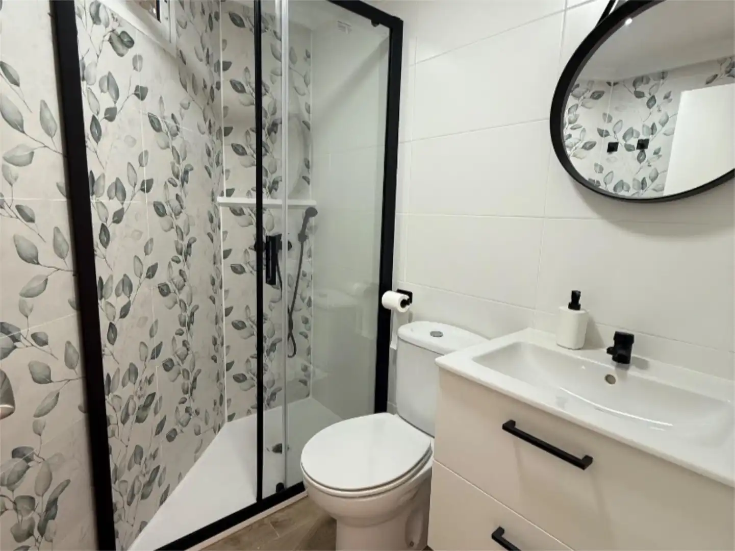 Flat for rent in Carrer Joan Miró, 1, Carrús Oeste Bathroom of Flat for rent in Elche / Elx with Air Conditioner, Heating and Parquet flooring