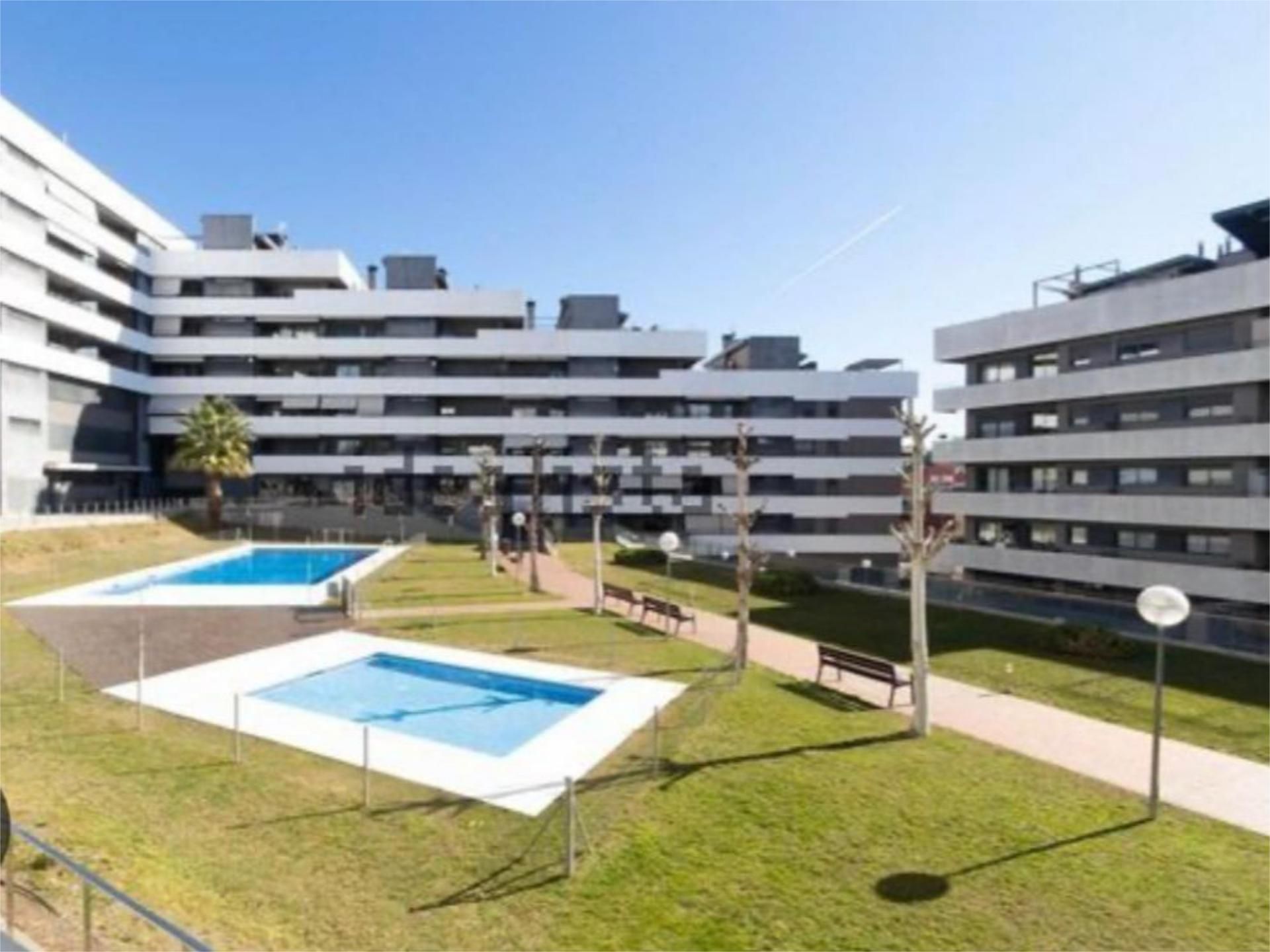 Exterior view of Flat to rent in Terrassa  with Air Conditioner, Heating and Private garden