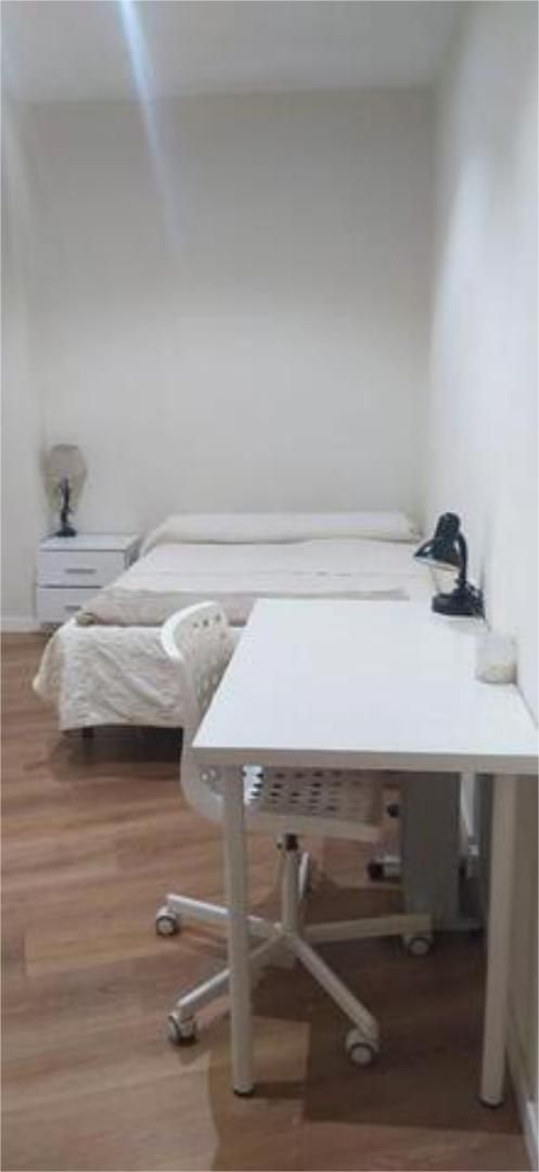 Habitación de Piso en venta en A Coruña Capital  con Calefacción, Terraza y Amueblado