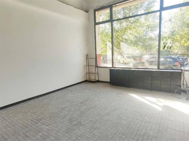 Local comercial en Venta en Calle de la Vid, 1 en Rivas Futura