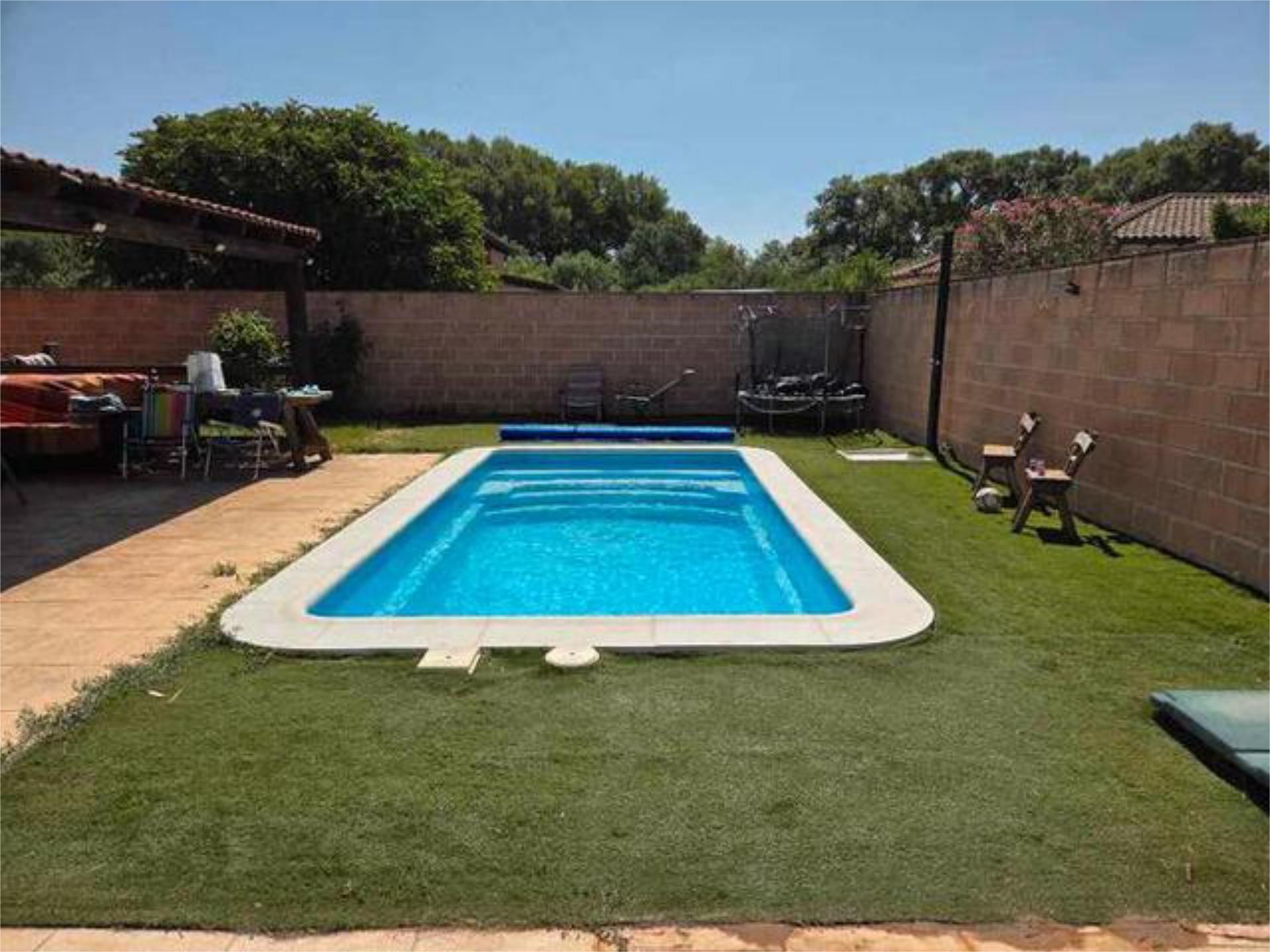 Swimming pool of Single-family semi-detached for sale in Galápagos  with Heating, Private garden and Terrace
