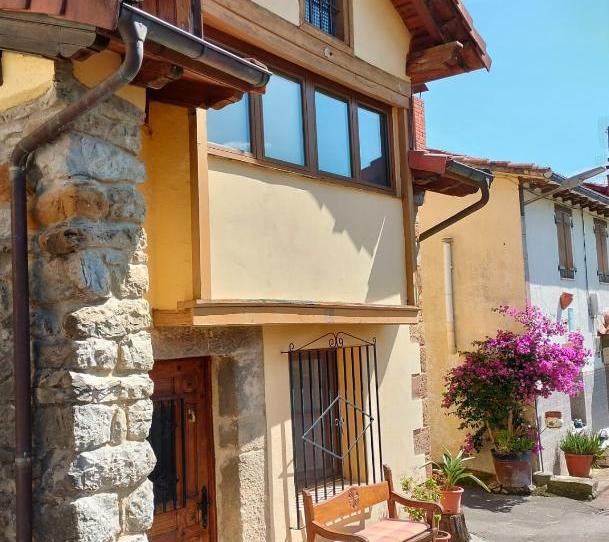 Single-family semi-detached for sale in Peñamellera Baja, Asturias - image 1 Photo 1 of Single-family semi-detached for sale in Peñamellera Baja, Asturias