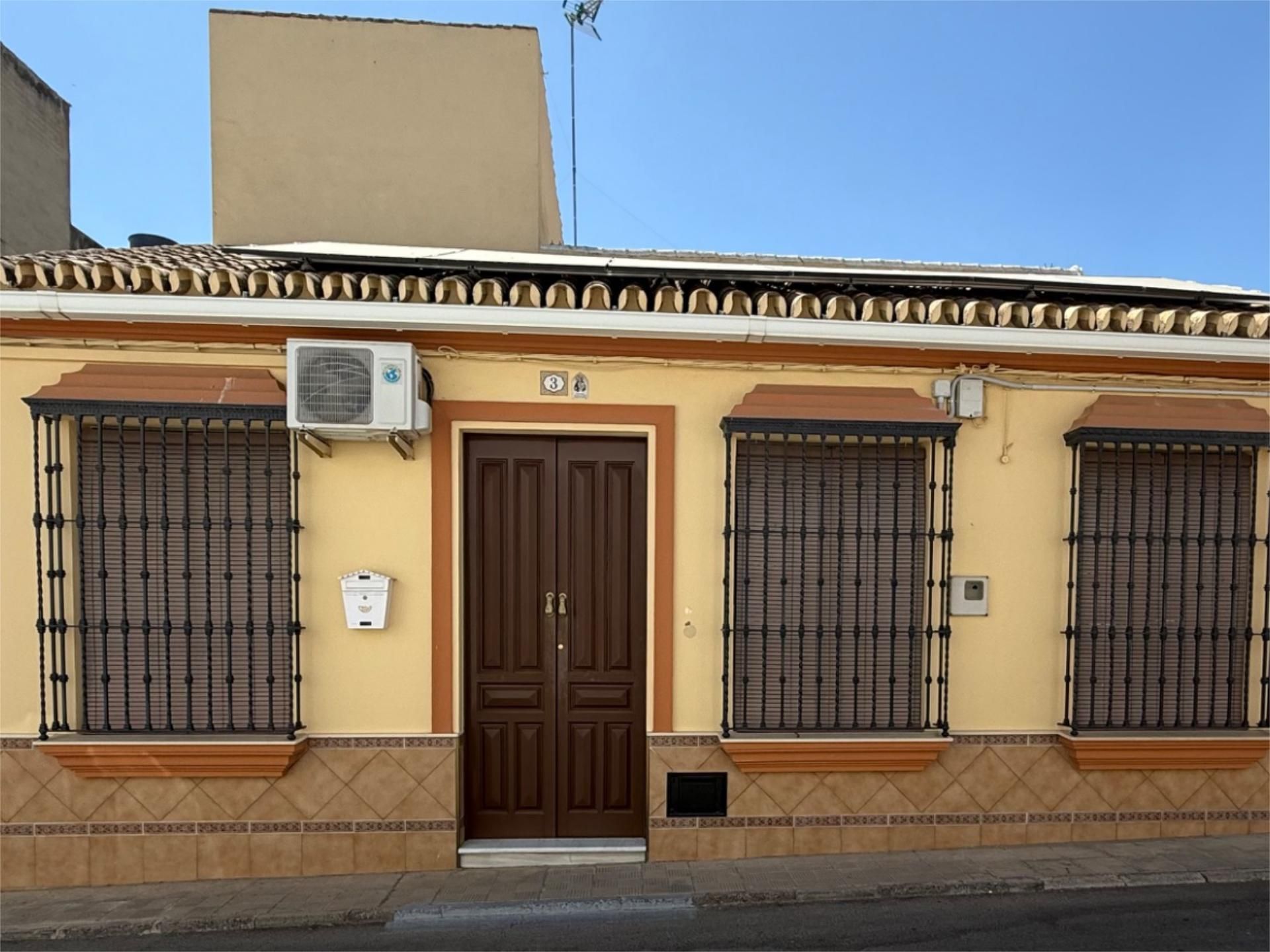 Exterior view of Flat for sale in Pilas  with Air Conditioner