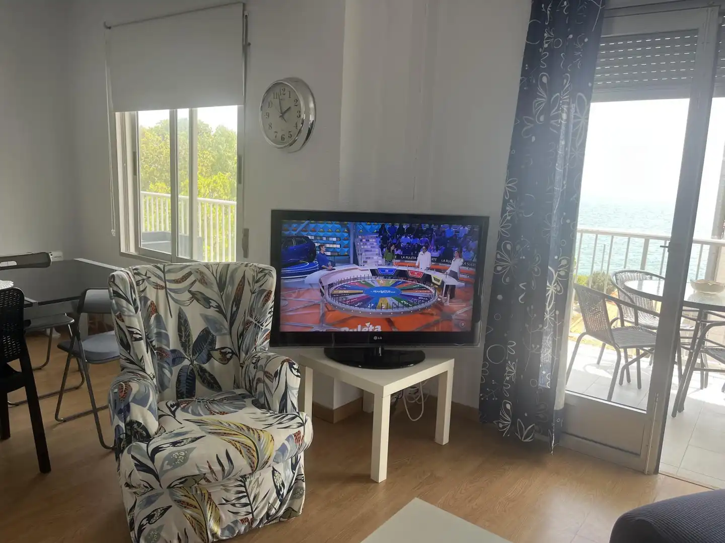 Pis de lloguer a Calle Almeria, 22, Playa de la Concha Sala d'estar de Pis de lloguer en Oropesa del Mar / Orpesa amb Calefacció, Jardí privat i Parquet