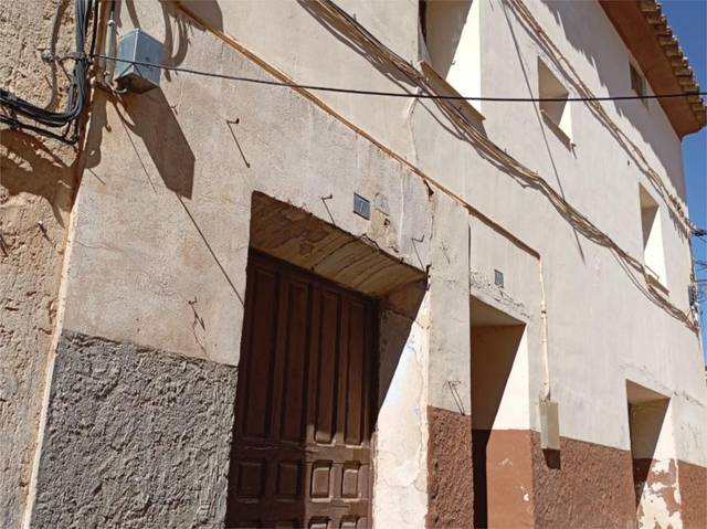 Casa adosada en Venta en Calle Cantón Boticario, 7 en Alloza