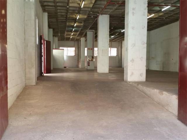 Nave industrial en Alquiler en Calle del Haya, 15 en Buena Vista