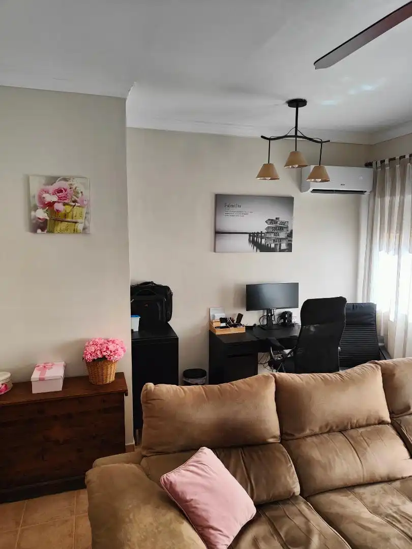 Wohnzimmer von Wohnung zum Verkauf in La Línea de la Concepción mit Klimaanlage, Heizung und Terrasse
