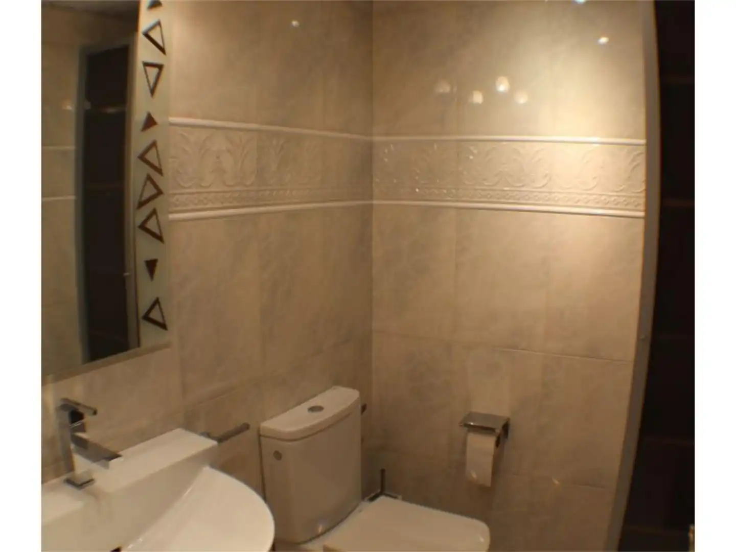 Badezimmer von Wohnung zum Verkauf in Alcañiz mit Klimaanlage, Heizung und Privatgarten