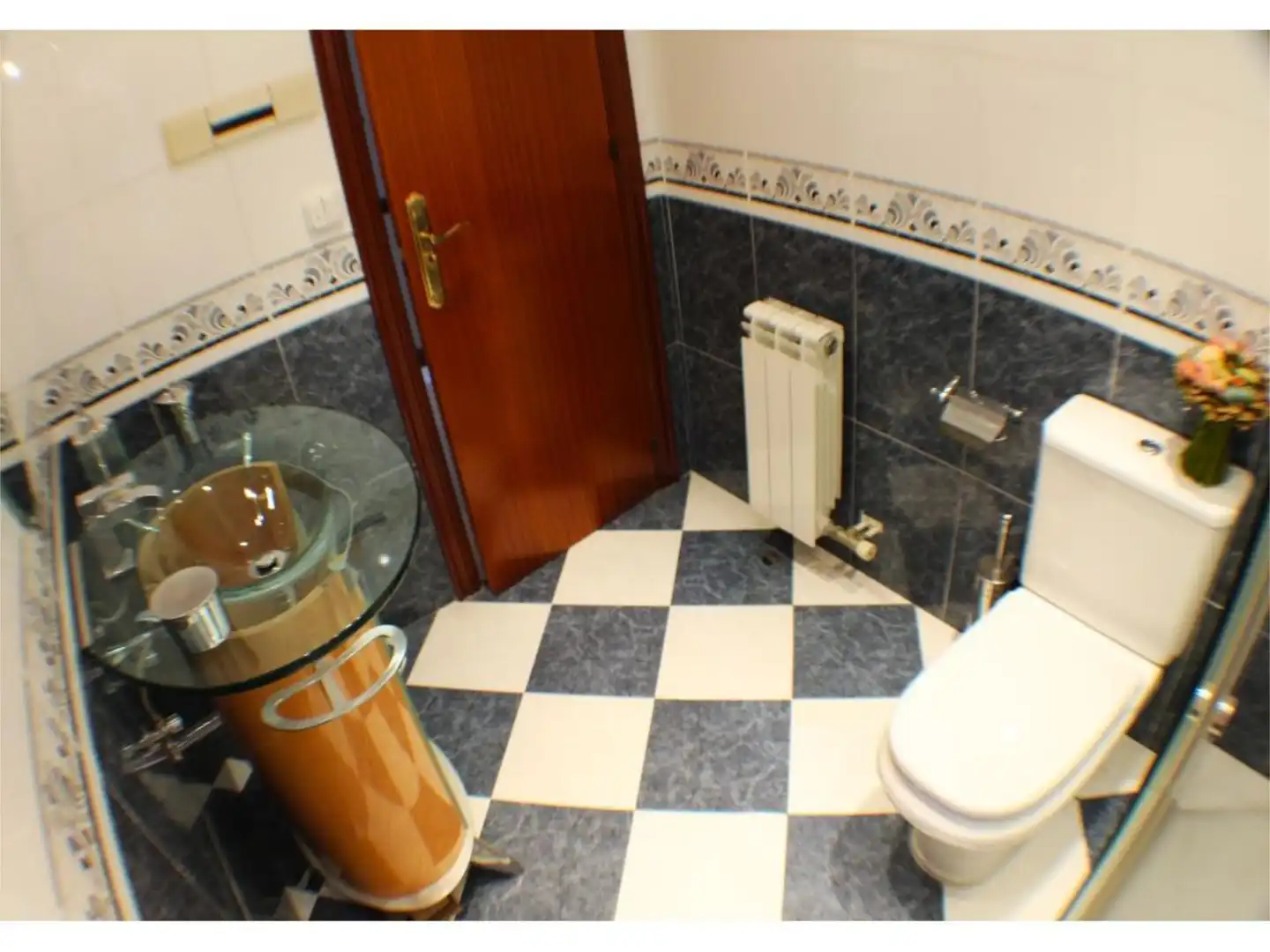 Badezimmer von Wohnung zum Verkauf in Alcañiz mit Klimaanlage, Heizung und Privatgarten