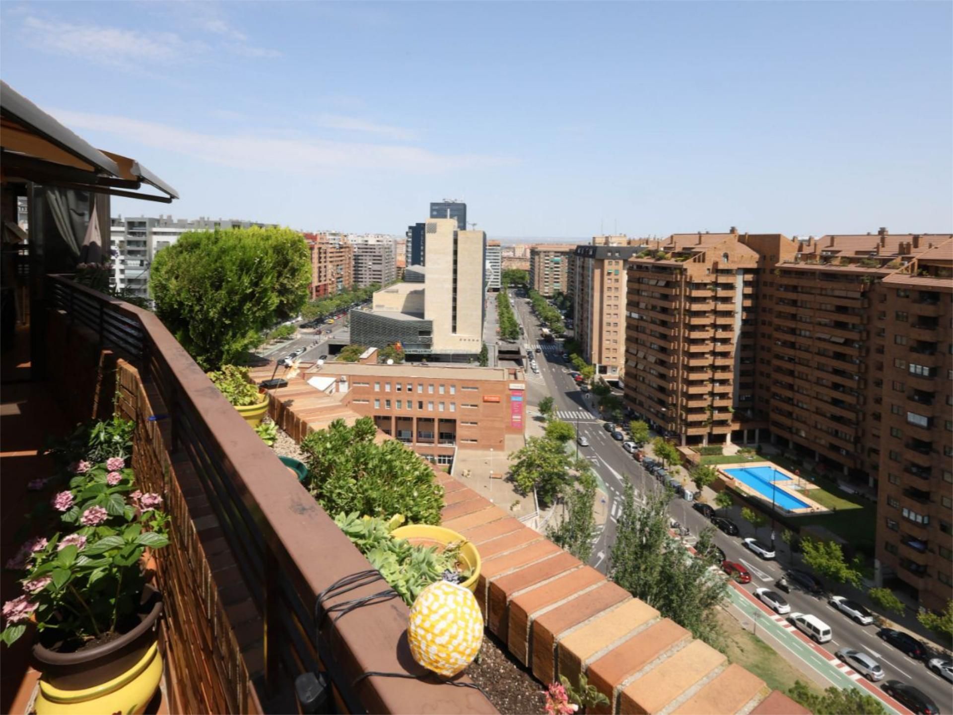 Exterior view of Flat for sale in  Zaragoza Capital  with Air Conditioner, Terrace and Swimming Pool
