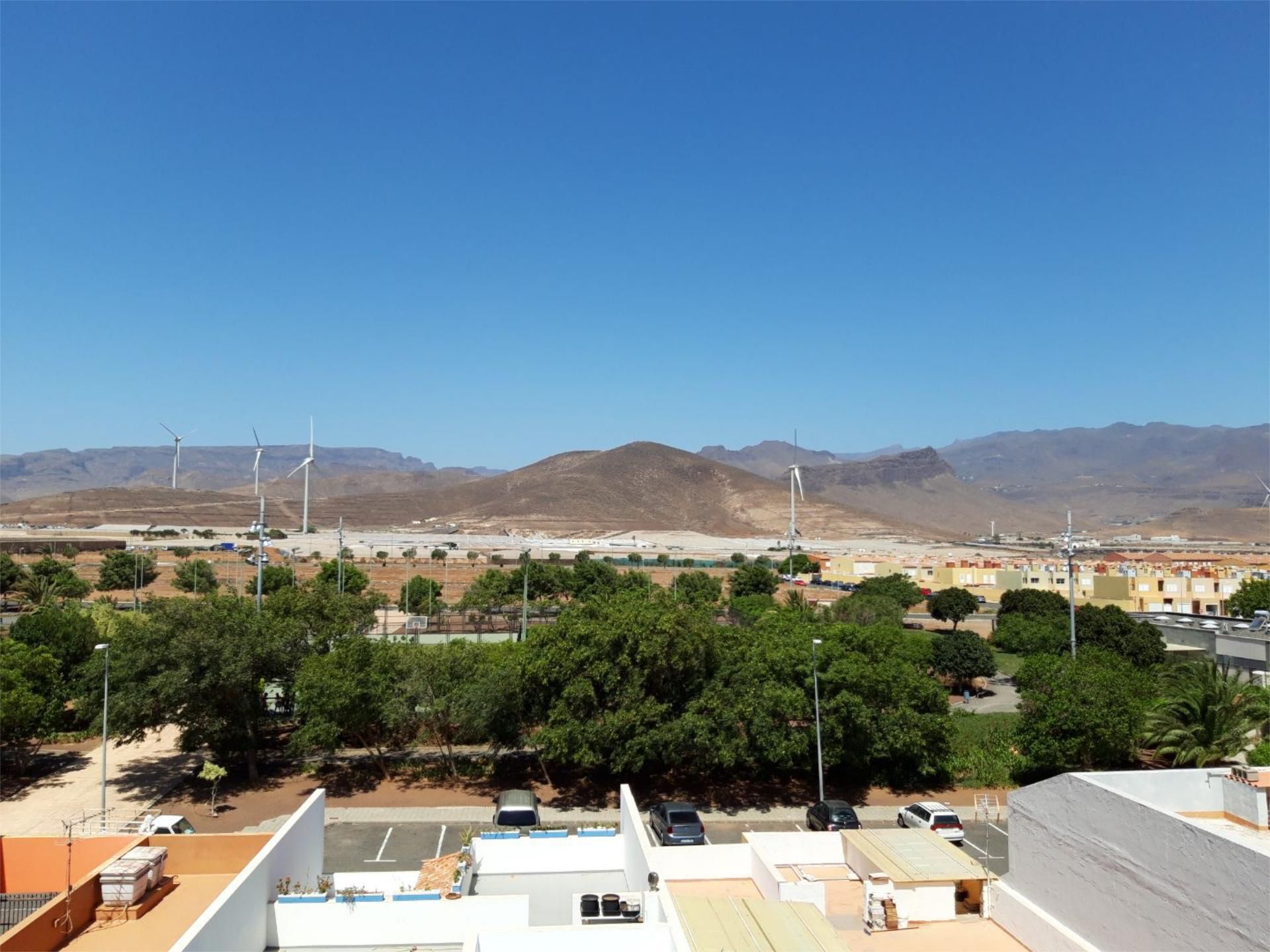 Vista exterior de Piso de alquiler en Santa Lucía de Tirajana con Amueblado