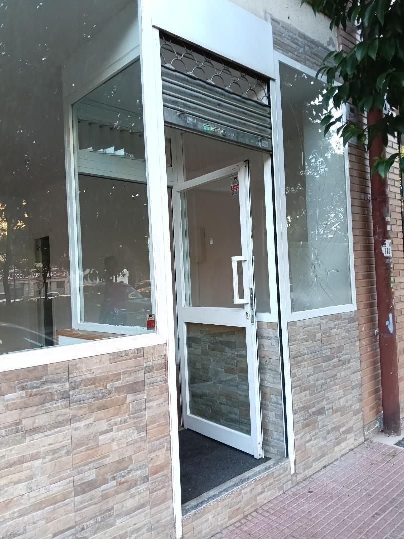 Local en venda en Alcalá de Henares amb Parquet i Moblat
