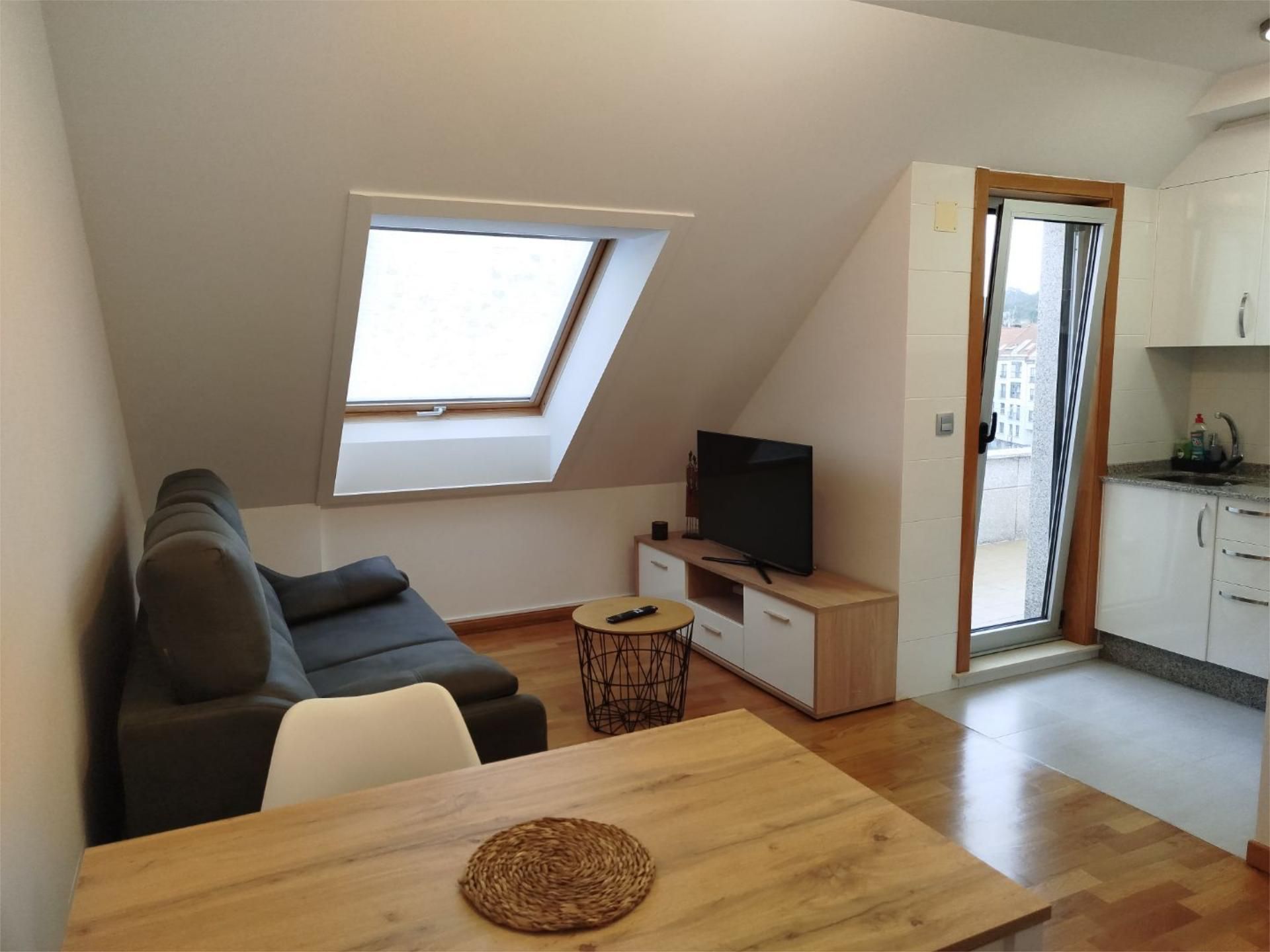 Living room of Flat to rent in Arteixo  with Terrace and Balcony