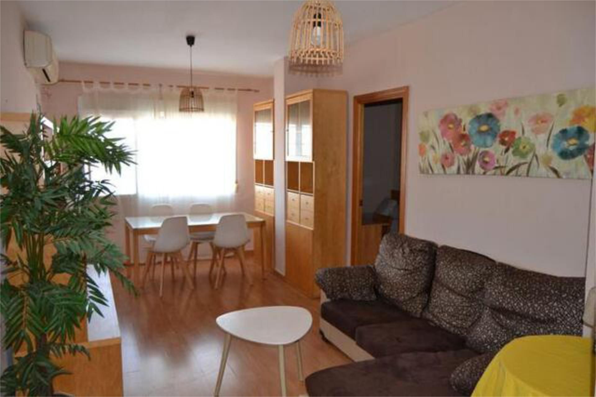 Habitación de Piso de alquiler en Badajoz Capital con Calefacción, Terraza y Amueblado