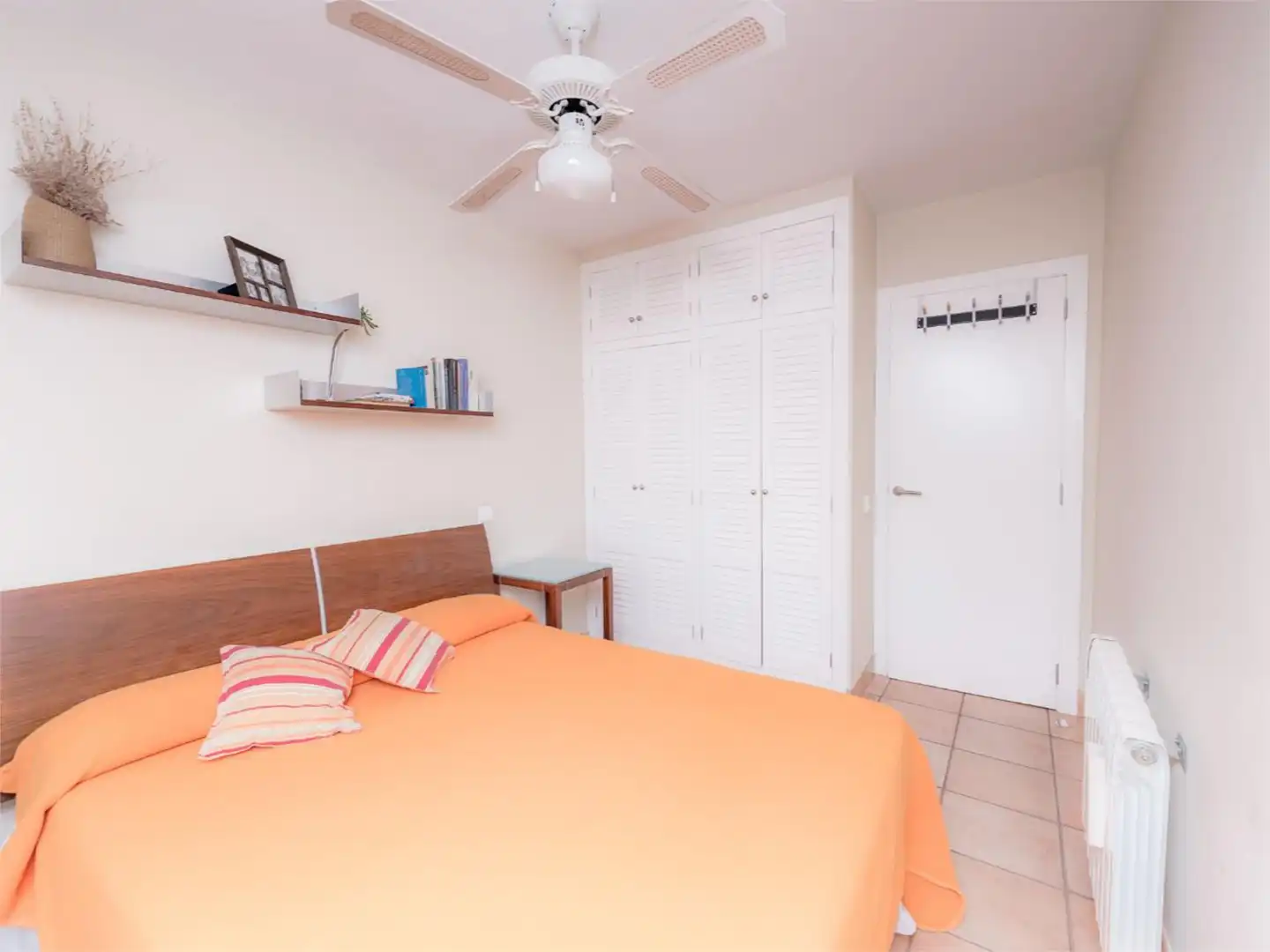 Habitación de Apartamento de alquiler en Benicasim / Benicàssim con Calefacción, Jardín privado y Terraza
