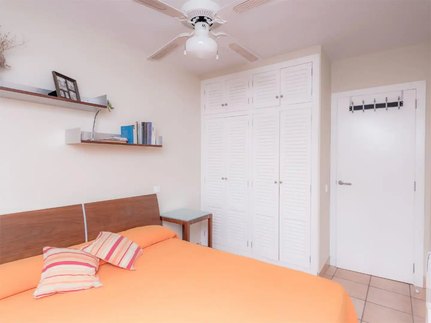 Habitación de Apartamento de alquiler en Benicasim / Benicàssim con Calefacción, Jardín privado y Terraza