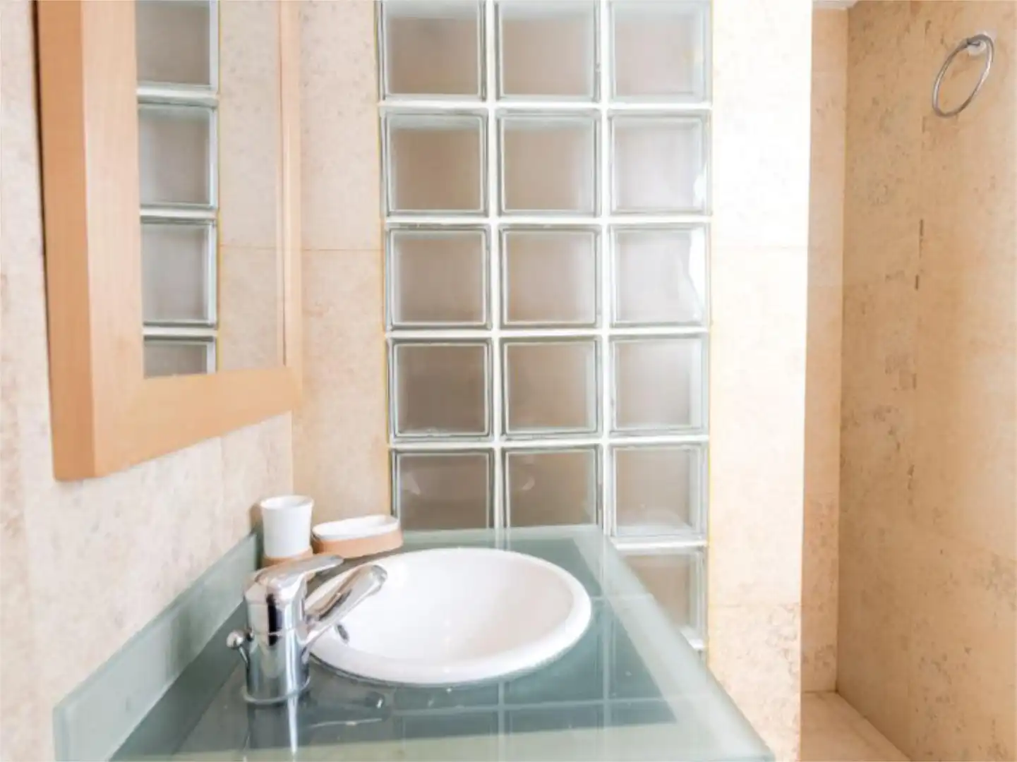 Baño de Apartamento de alquiler en Benicasim / Benicàssim con Calefacción, Jardín privado y Terraza