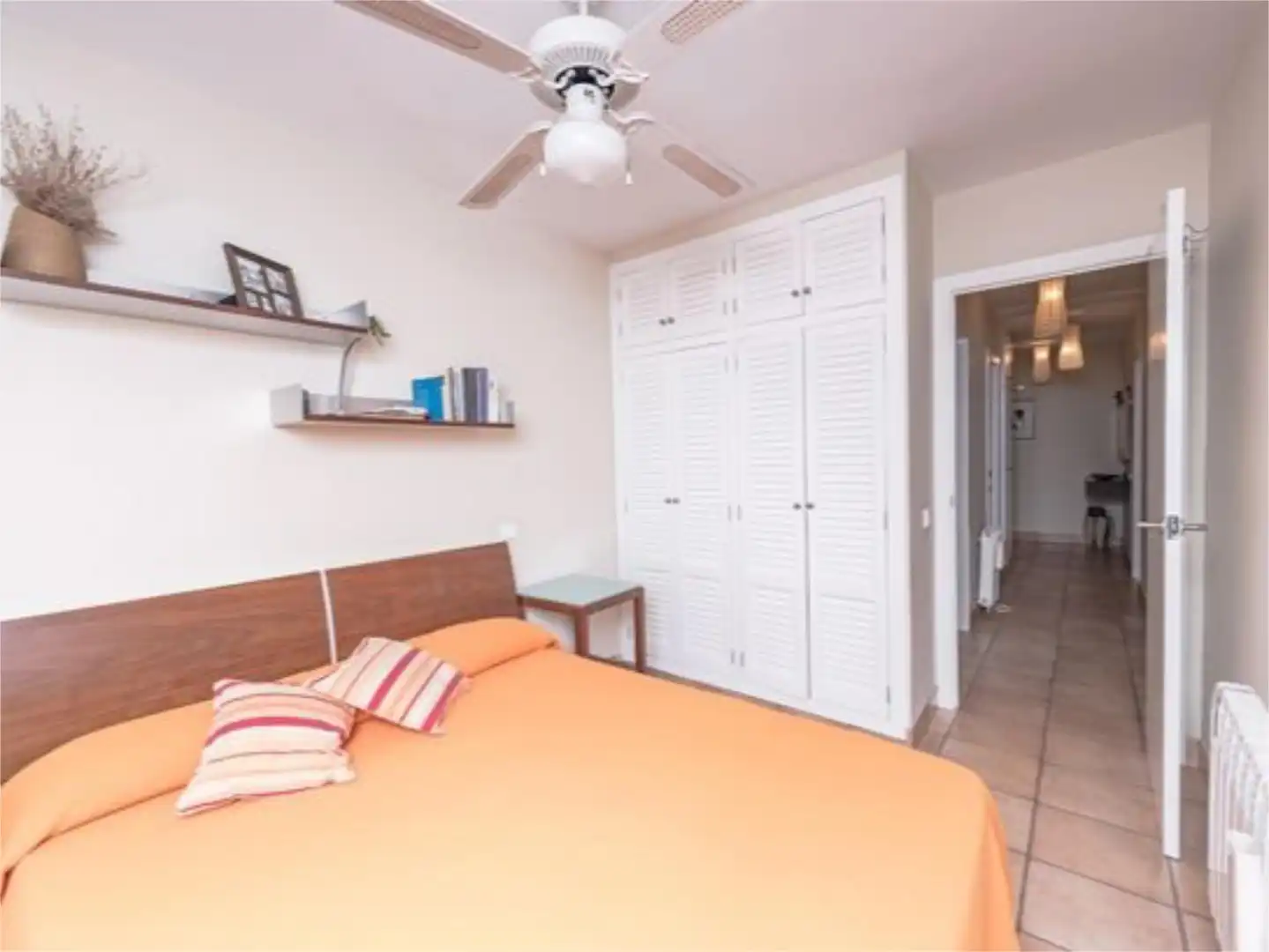 Habitación de Apartamento de alquiler en Benicasim / Benicàssim con Calefacción, Jardín privado y Terraza