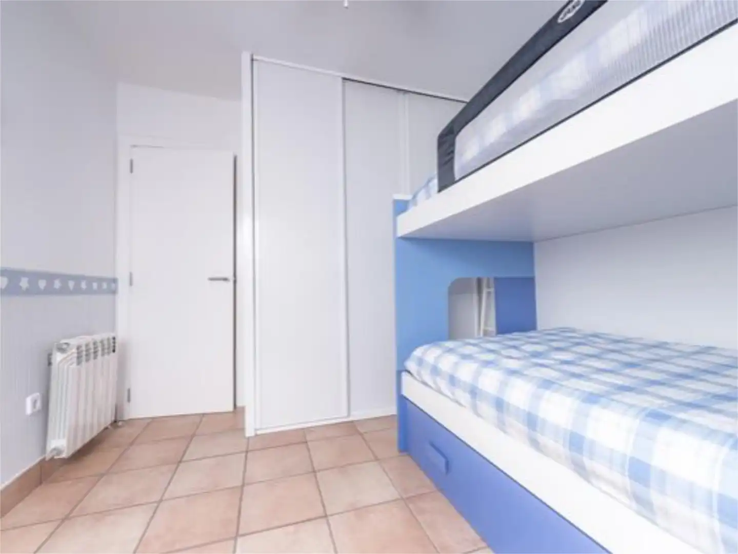 Habitación de Apartamento de alquiler en Benicasim / Benicàssim con Calefacción, Jardín privado y Terraza