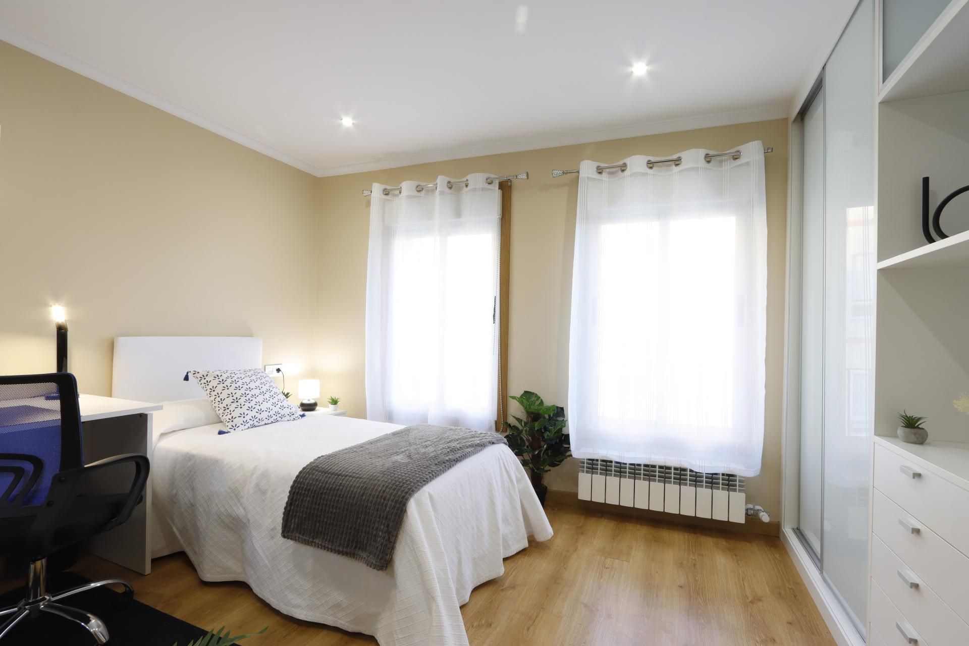 Bedroom of Flat to share in Ourense Capital   with Heating and Furnished