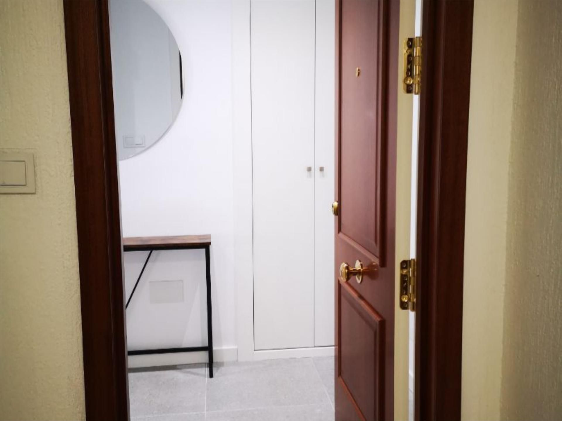 Flat to share in  Jaén Capital  with Air Conditioner, Terrace and Furnished