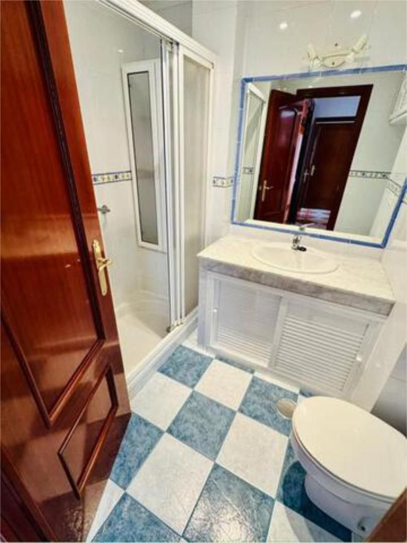 Flat to rent in El Plantinar – Avda. La Paz - El Juncal