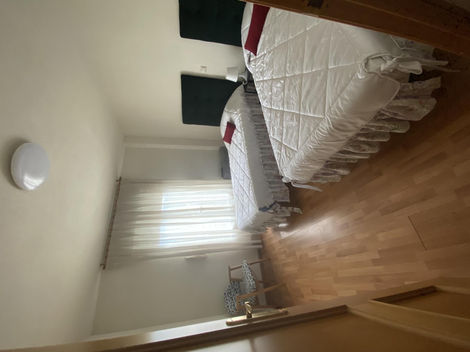 Habitación de Piso para compartir en El Tiemblo  con Parquet, Piscina y Amueblado