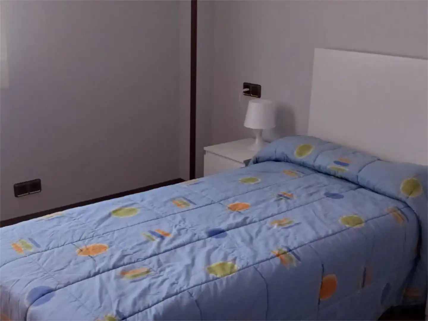 Habitación de Piso para compartir en Soria Capital  con Calefacción, Parquet y Amueblado