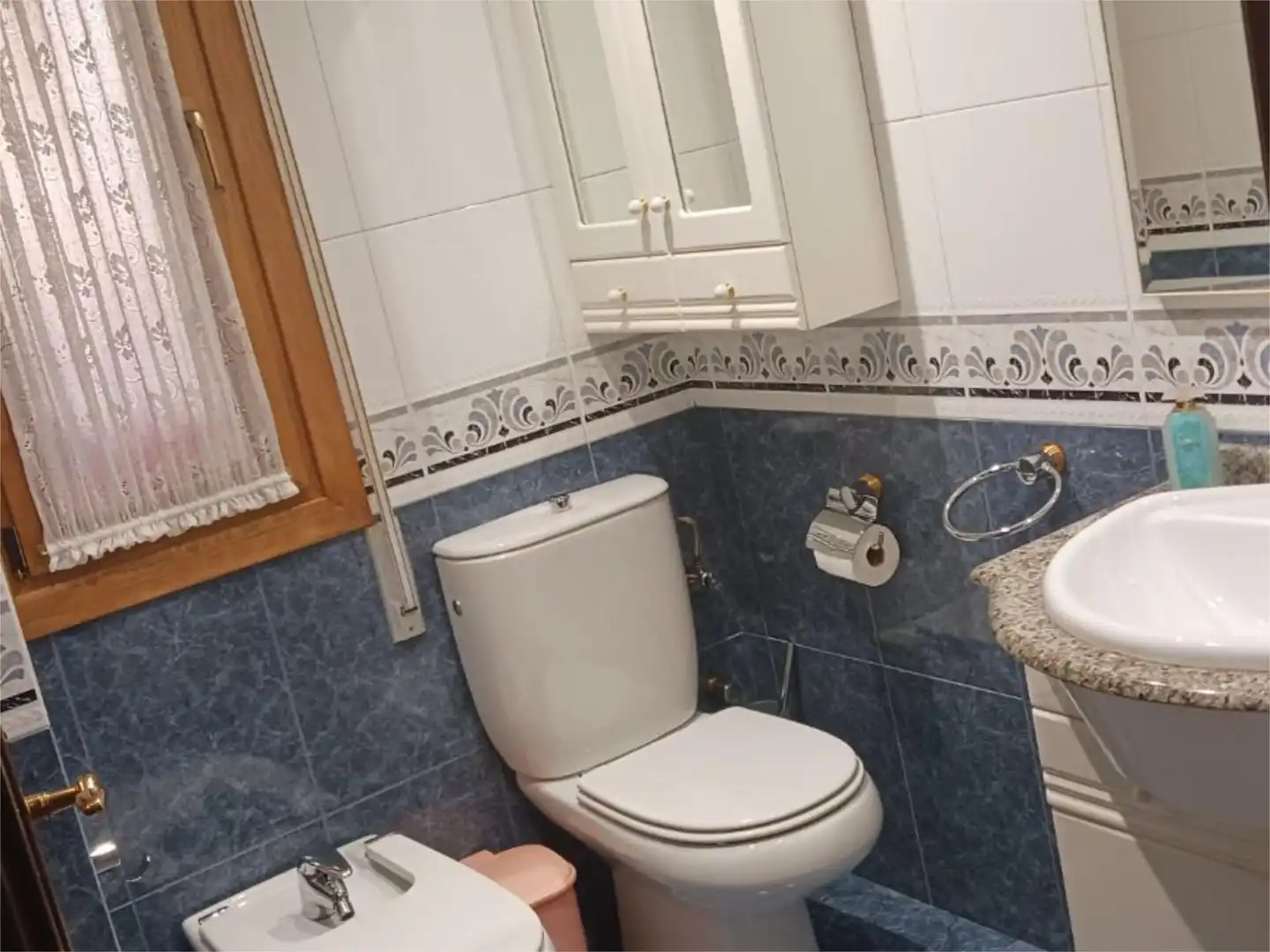 Baño de Piso para compartir en Soria Capital  con Calefacción, Parquet y Amueblado