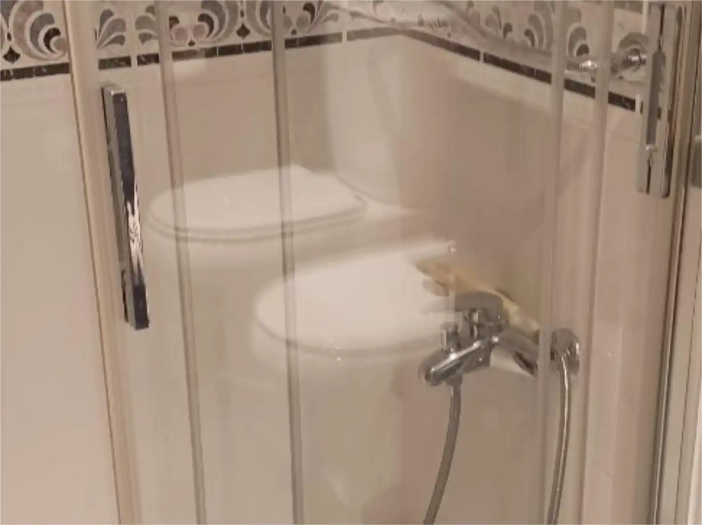 Baño de Piso para compartir en Soria Capital  con Calefacción, Parquet y Amueblado