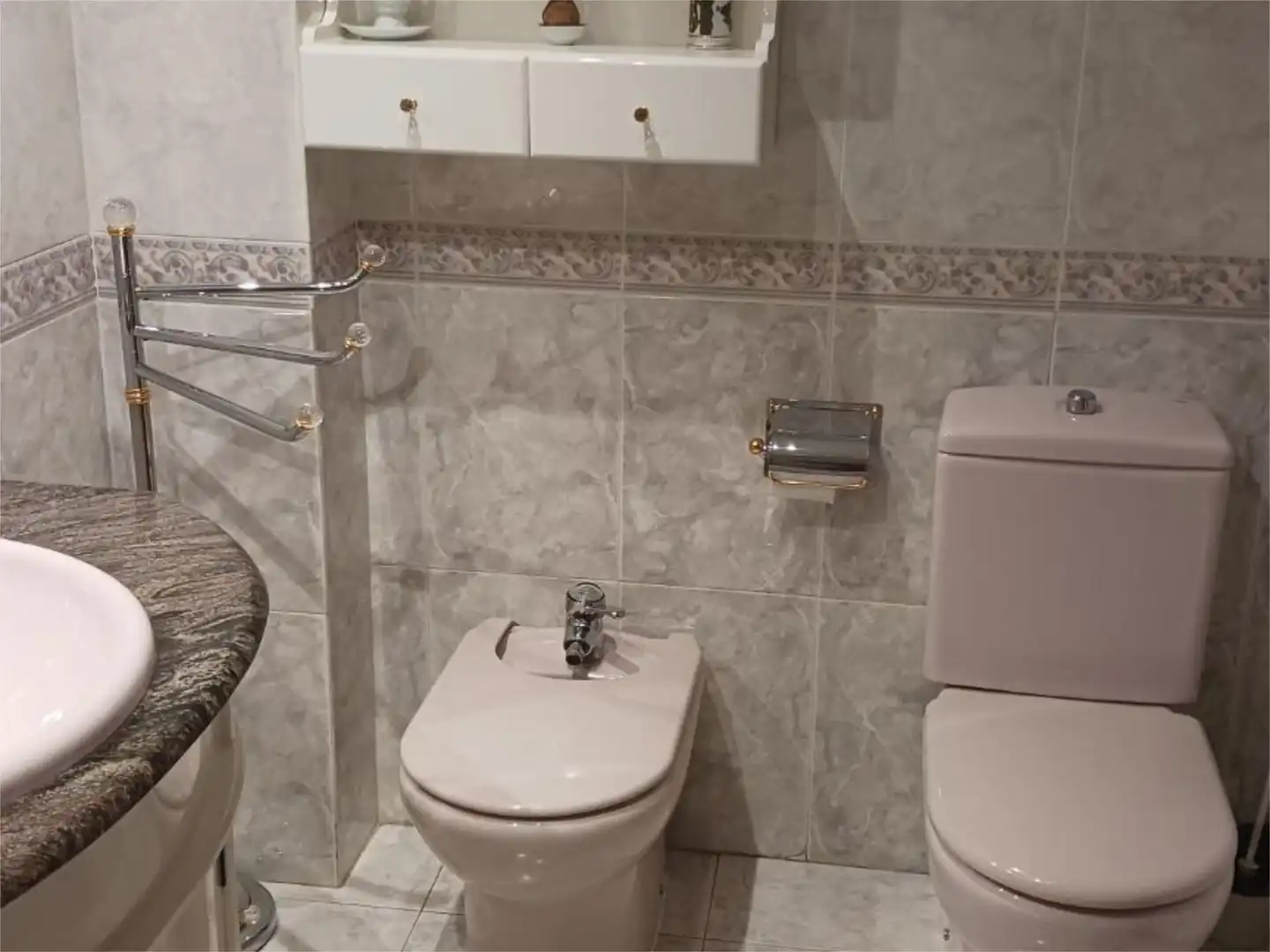 Baño de Piso para compartir en Soria Capital  con Calefacción, Parquet y Amueblado