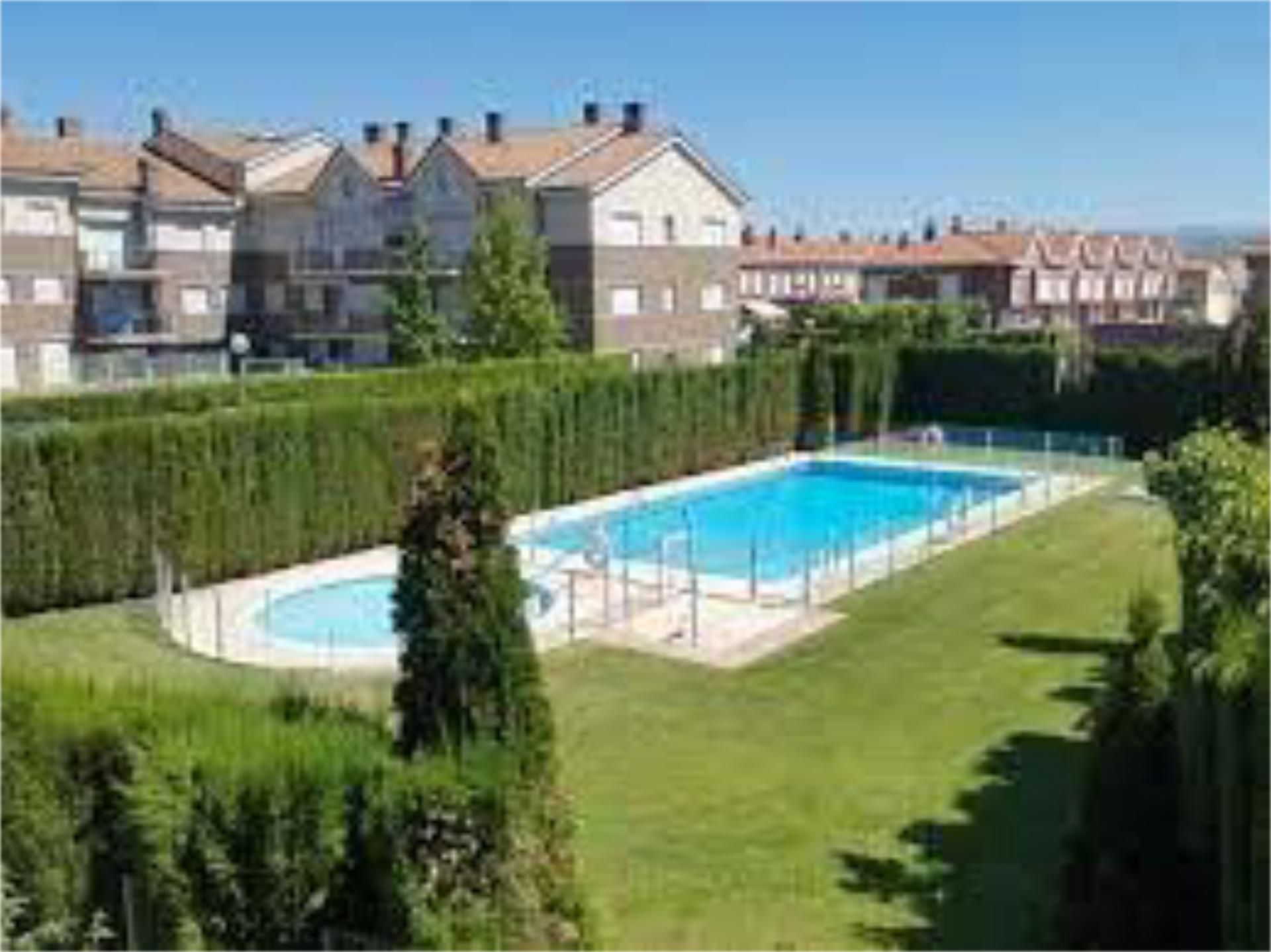 Swimming pool of Flat to rent in Alesanco  with Heating, Private garden and Terrace