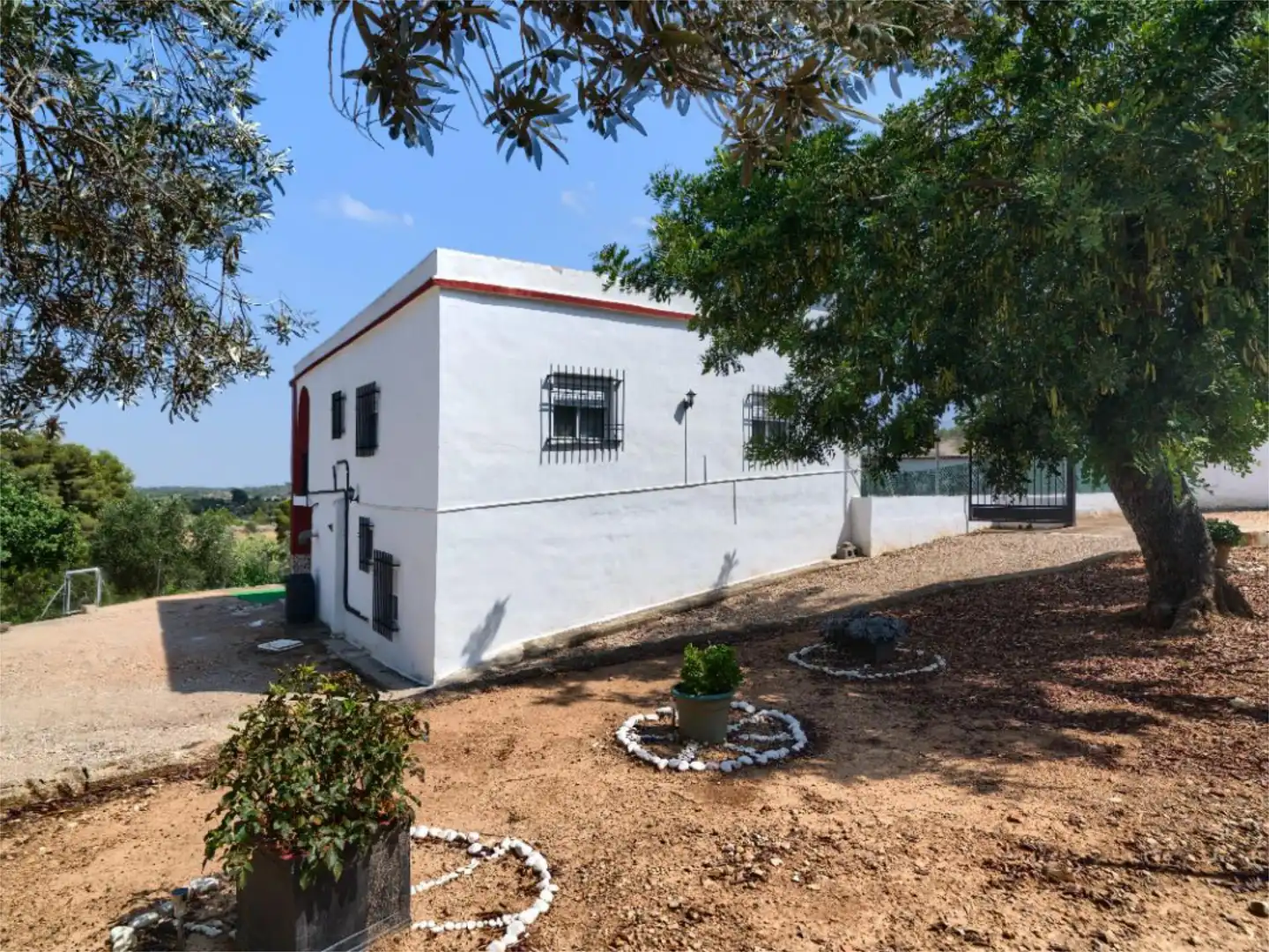 Piso en venta en Las Pedrizas Vista exterior de Piso en venta en Chiva con Jardín privado, Terraza y Balcón