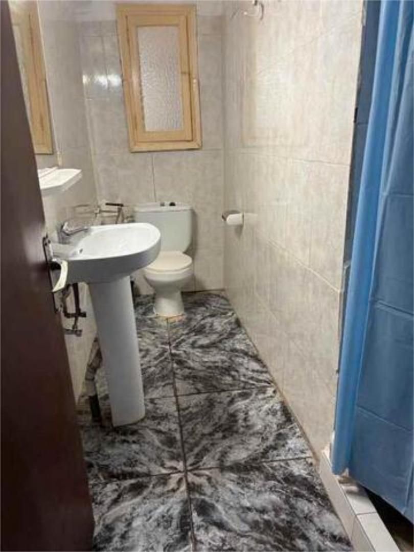 Bathroom of Flat to rent in Canals