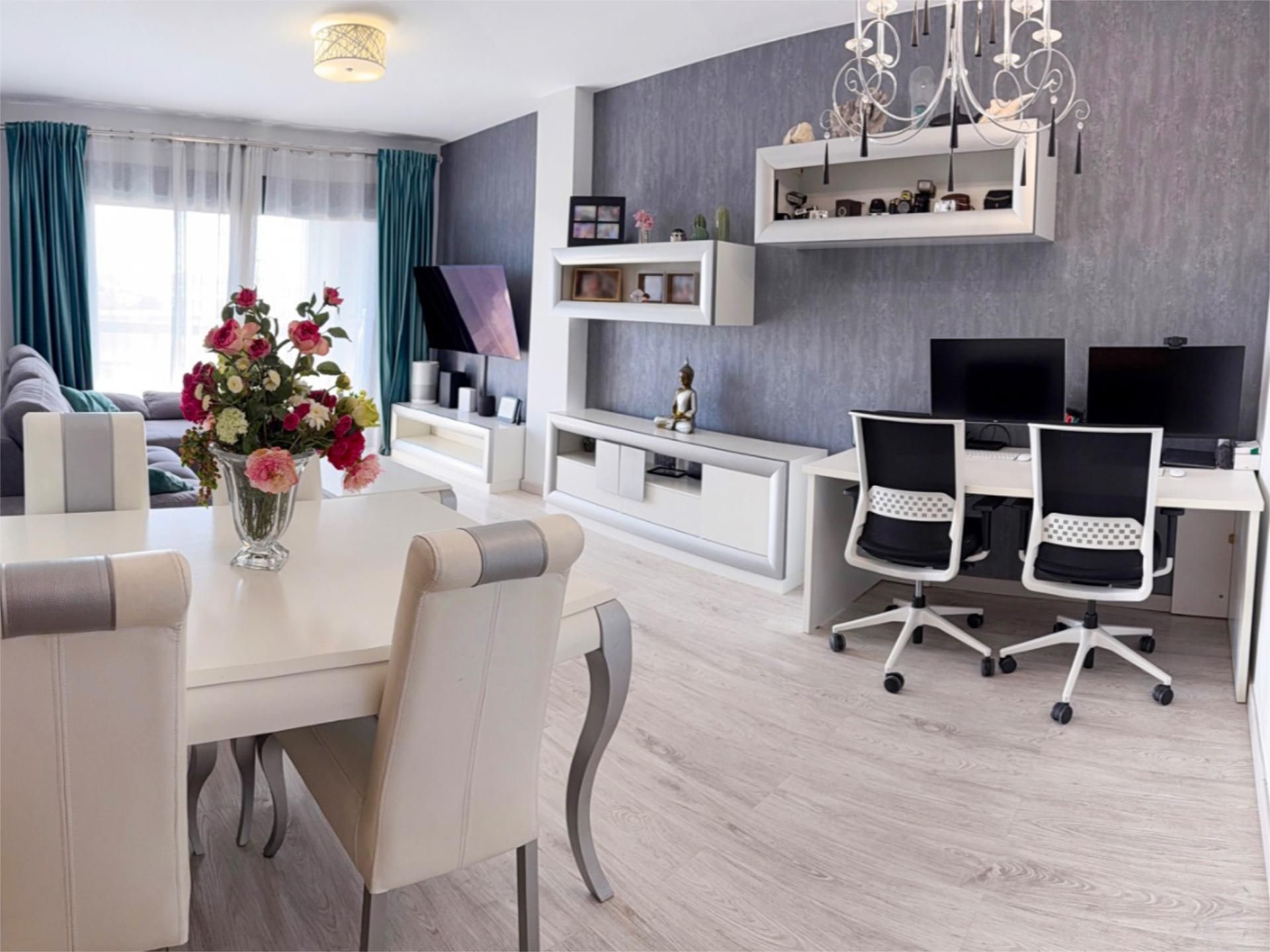 Living room of Flat for sale in Roquetas de Mar  with Air Conditioner and Terrace