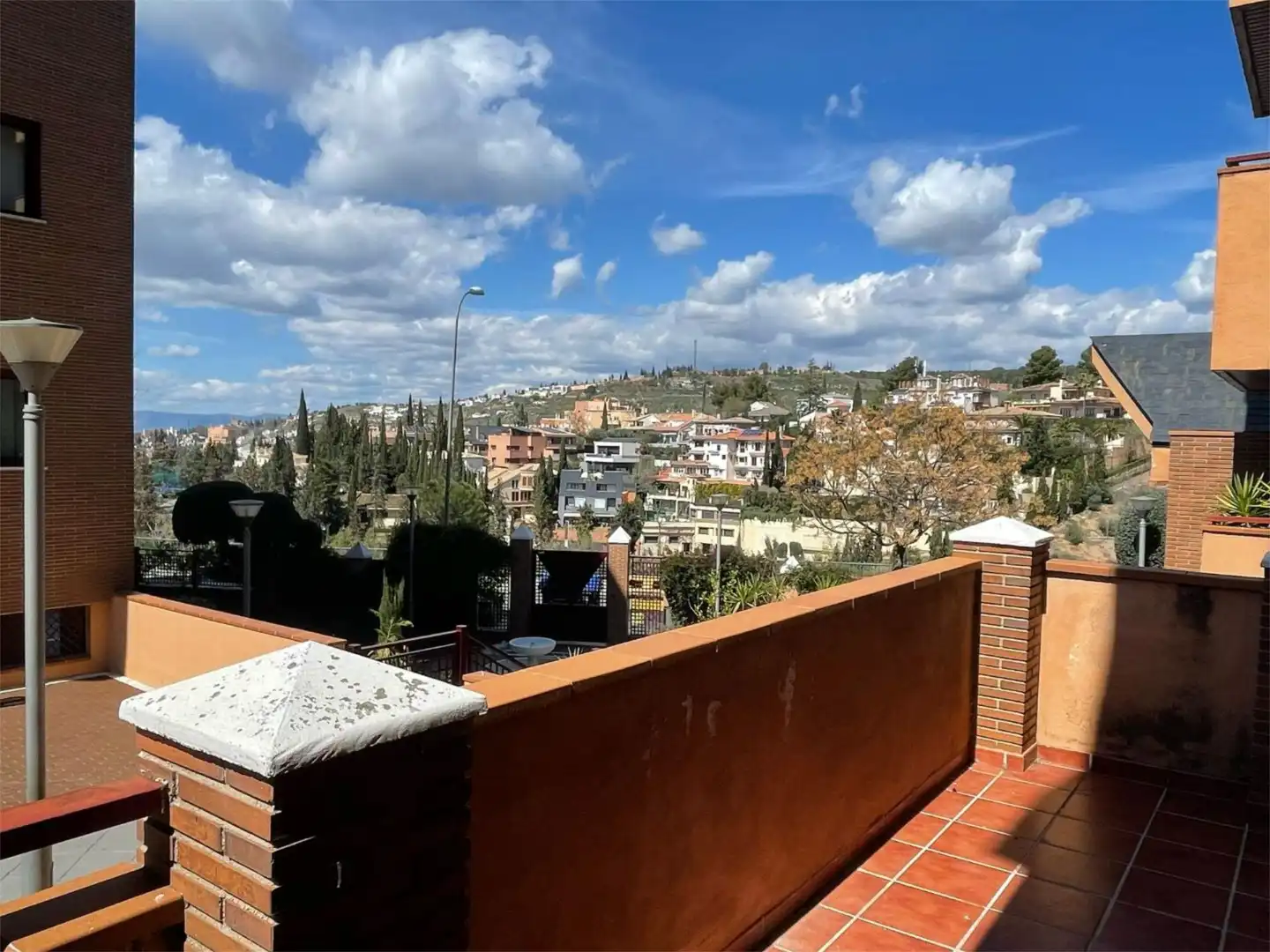 Wohnung zum Verkauf in Calle Aconcagua, 26, Camino de los Neveros - Serrallo Außenansicht von Wohnung zum Verkauf in Granada mit Heizung, Parkett und Terrasse