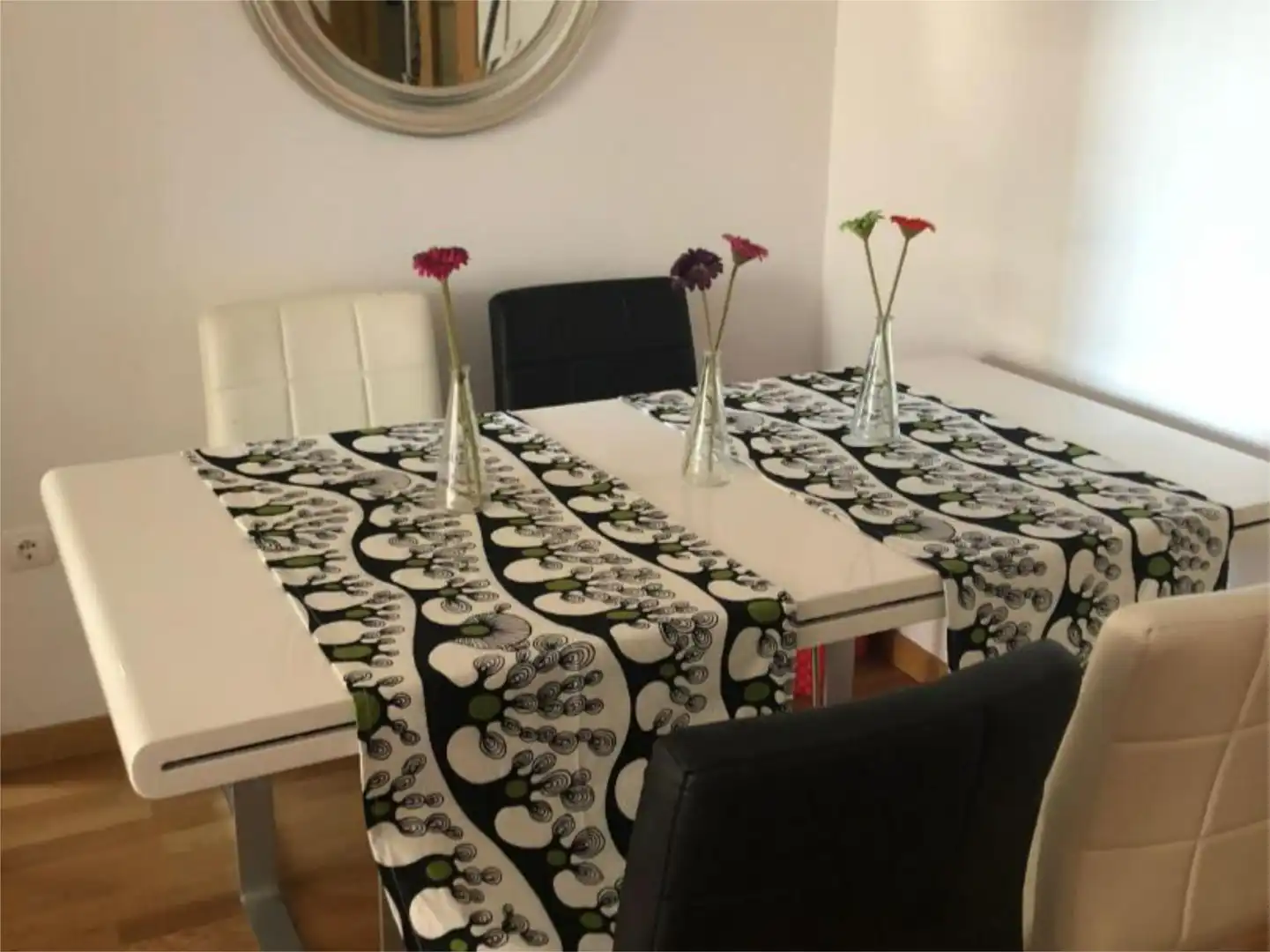 Wohnung zum Verkauf in Calle Aconcagua, 26, Camino de los Neveros - Serrallo Esszimmer von Wohnung zum Verkauf in Granada mit Heizung, Parkett und Terrasse