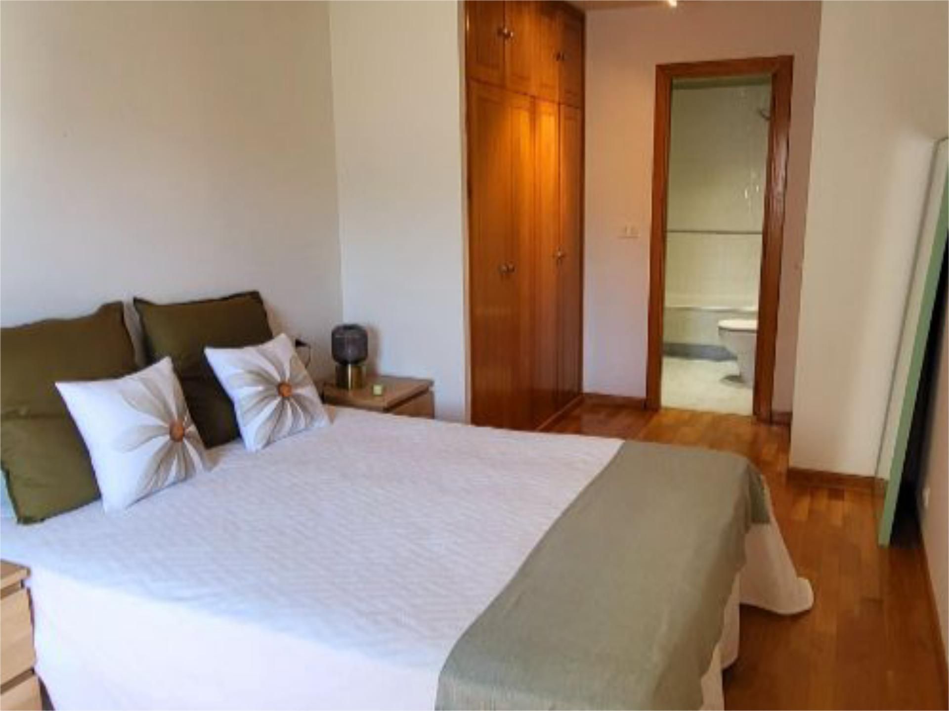 Habitación de Piso en venta en A Coruña Capital  con Calefacción, Parquet y Trastero